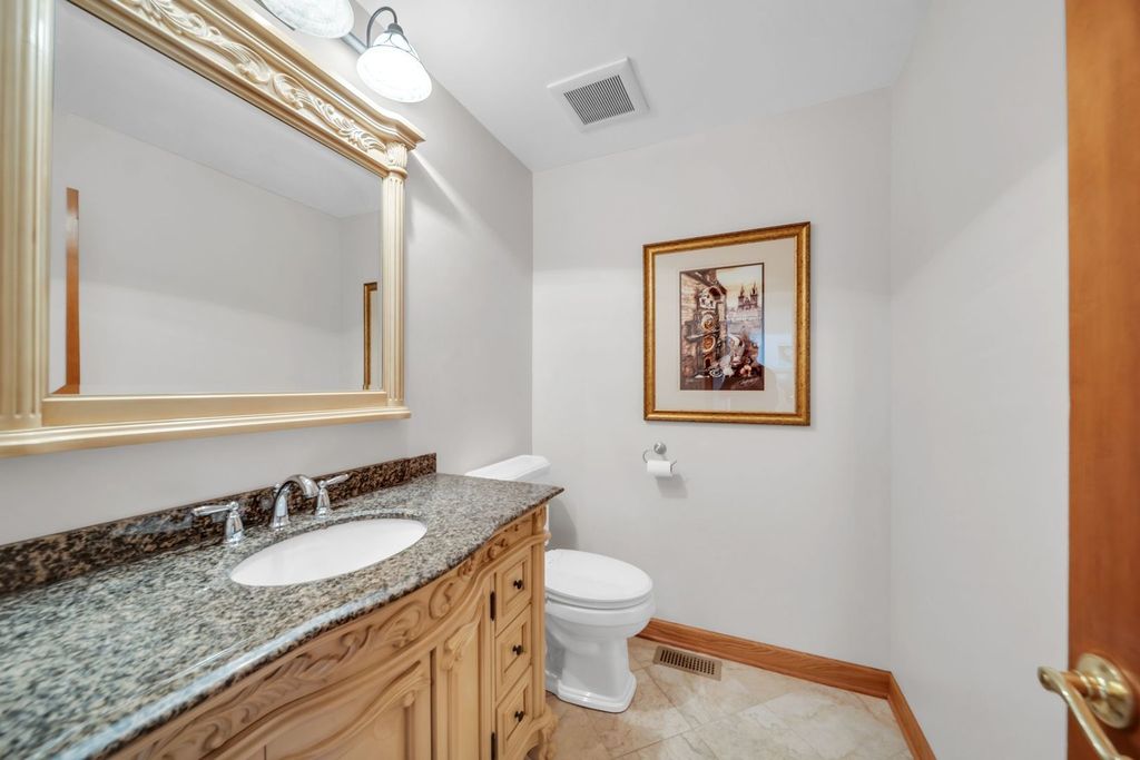 Image 31 of property listing at 323 Ford Lane, Bartlett, IL 60103