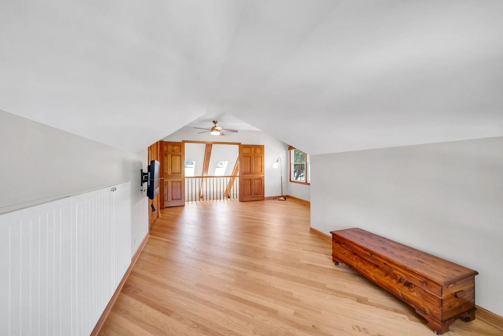 Image 35 of property listing at 323 Ford Lane, Bartlett, IL 60103