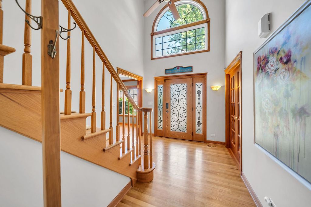 Image 7 of property listing at 323 Ford Lane, Bartlett, IL 60103