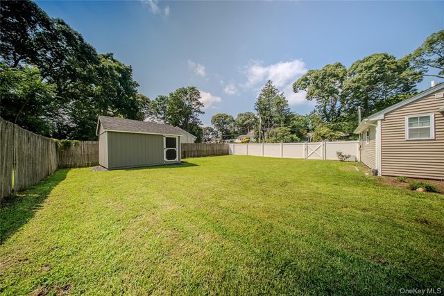 17 Connelly Drive, Lake Grove, NY 11755
