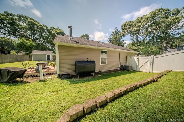 17 Connelly Drive, Lake Grove, NY 11755