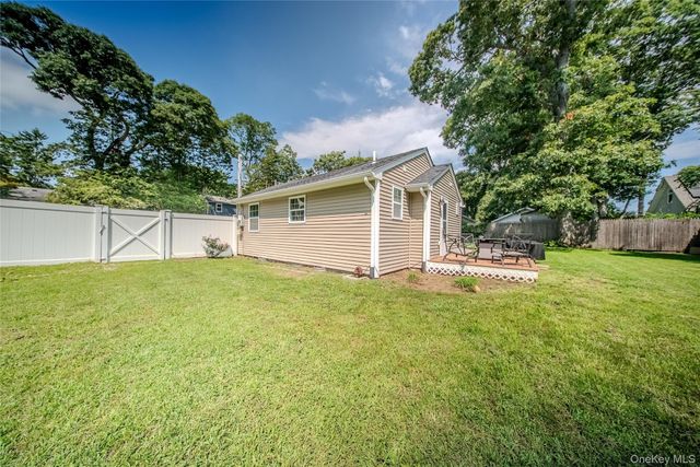 17 Connelly Drive, Lake Grove, NY 11755