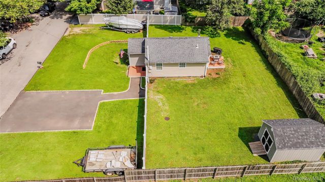 17 Connelly Drive, Lake Grove, NY 11755