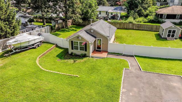 17 Connelly Drive, Lake Grove, NY 11755
