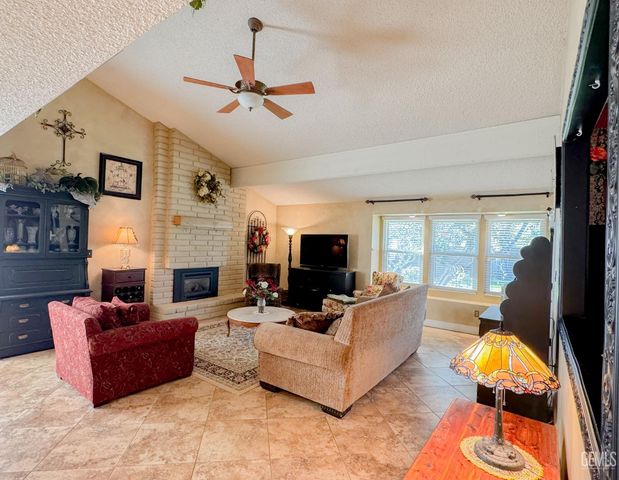 3009 Buford Way, Bakersfield, CA 93309