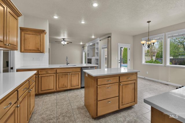 10996 W Southerland St, Boise, ID 83709