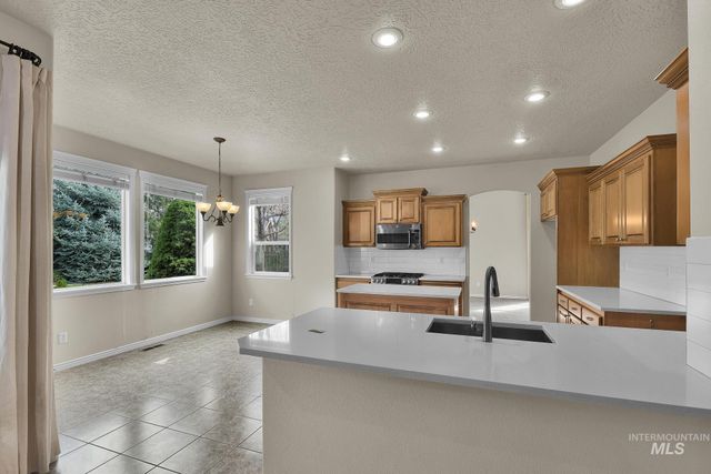 10996 W Southerland St, Boise, ID 83709