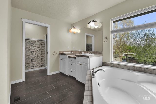 10996 W Southerland St, Boise, ID 83709