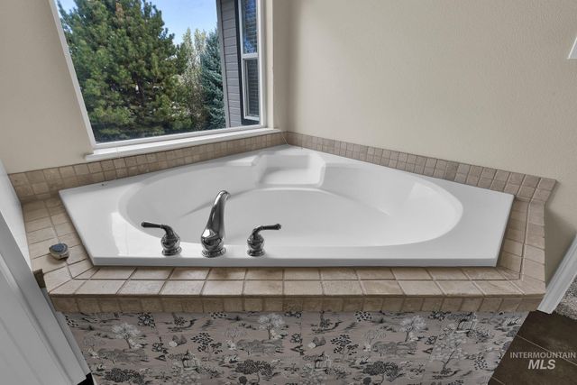 10996 W Southerland St, Boise, ID 83709