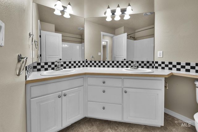 10996 W Southerland St, Boise, ID 83709