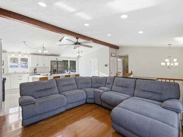 39 Swan Ave, Methuen, MA 01844