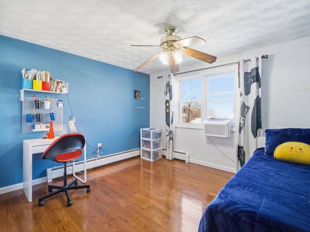 39 Swan Ave, Methuen, MA 01844