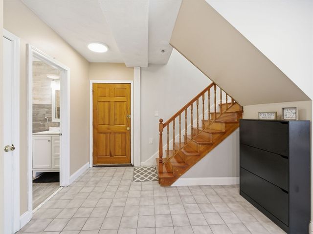 39 Swan Ave, Methuen, MA 01844