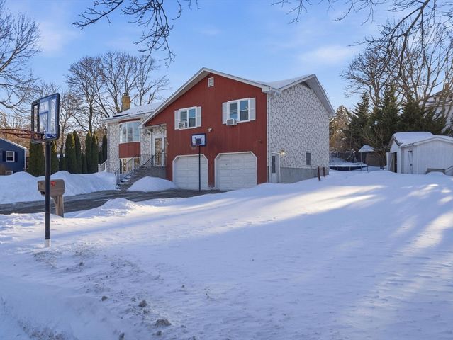 39 Swan Ave, Methuen, MA 01844