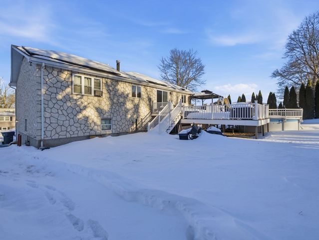 39 Swan Ave, Methuen, MA 01844