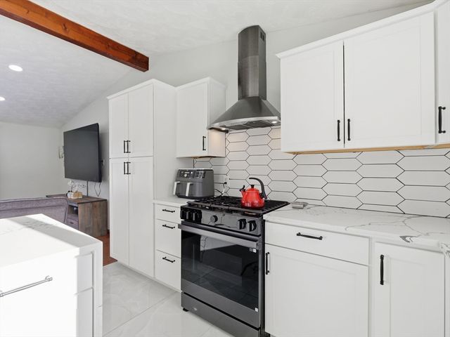 39 Swan Ave, Methuen, MA 01844