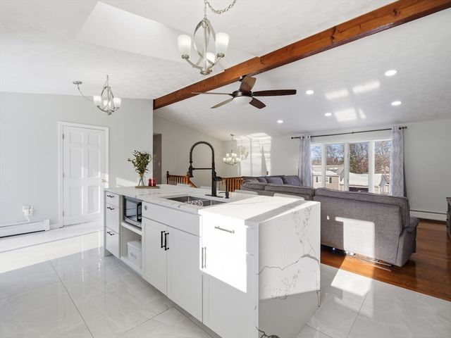 39 Swan Ave, Methuen, MA 01844