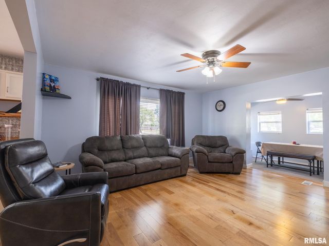1013 ILLINOIS Street, Pekin, IL 61554