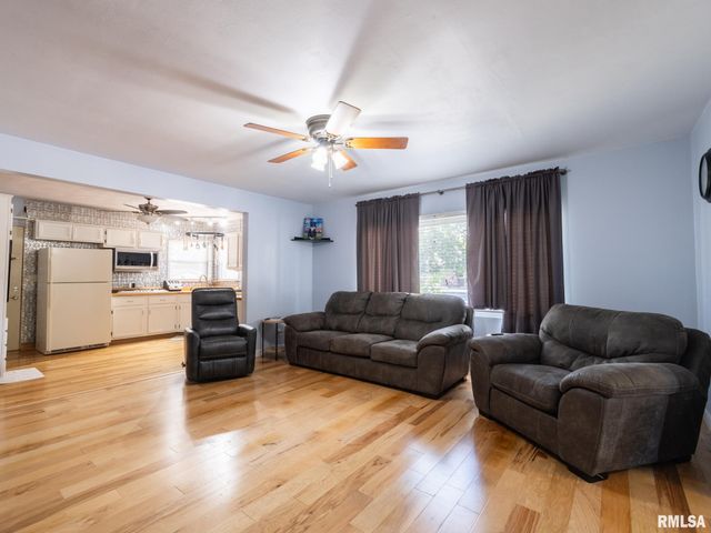 1013 ILLINOIS Street, Pekin, IL 61554