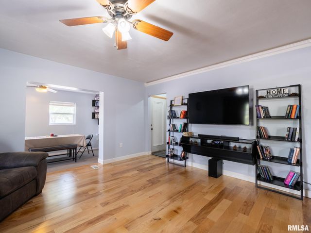 1013 ILLINOIS Street, Pekin, IL 61554