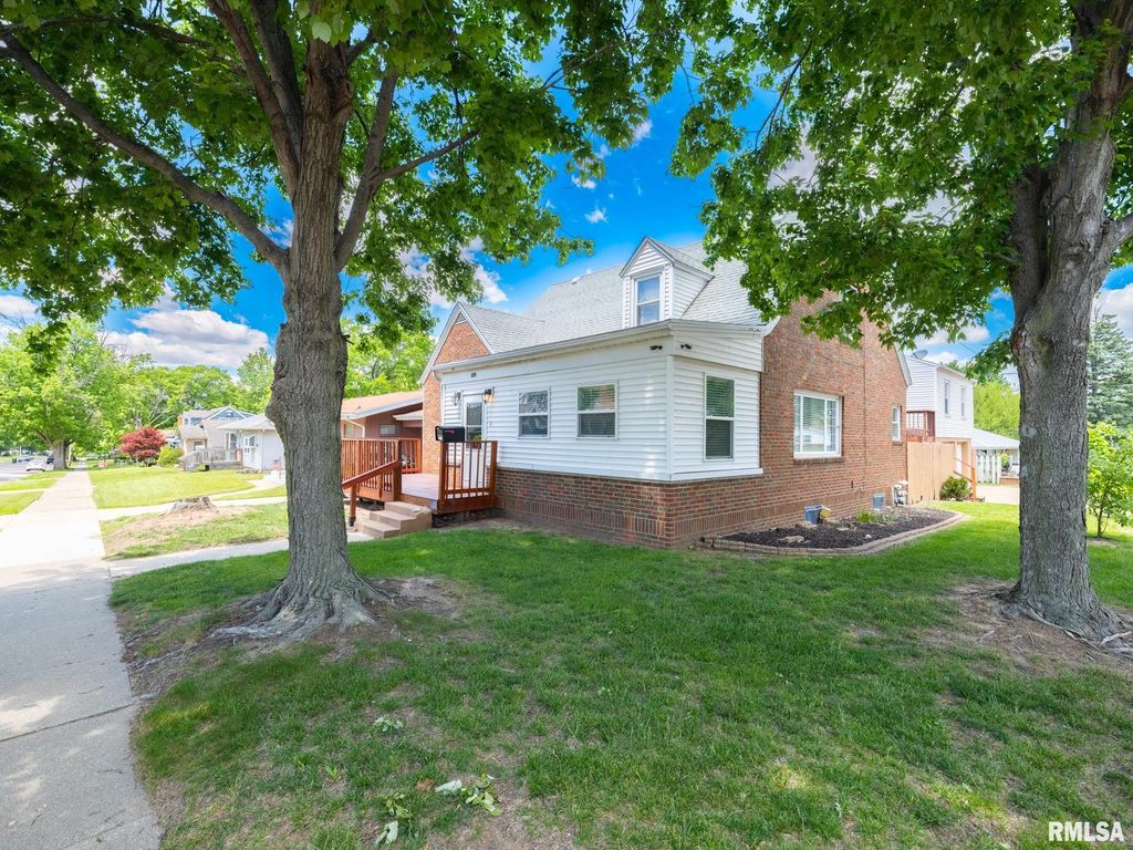 1013 ILLINOIS Street, Pekin, IL 61554