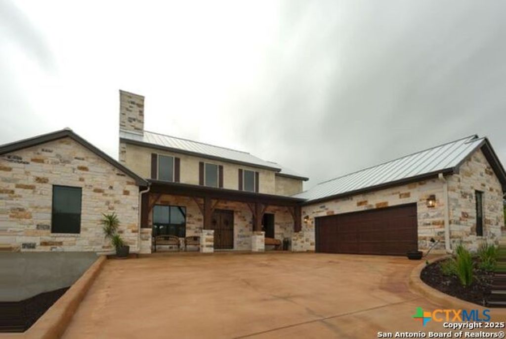 339 Valley Lodge, New Braunfels, TX 78132