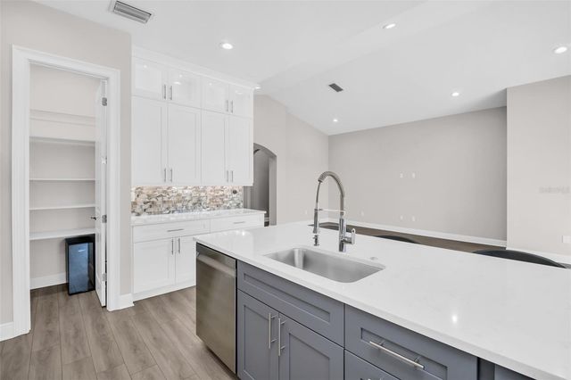 11 FRANKLIN COURT S C, St Petersburg, FL 33711