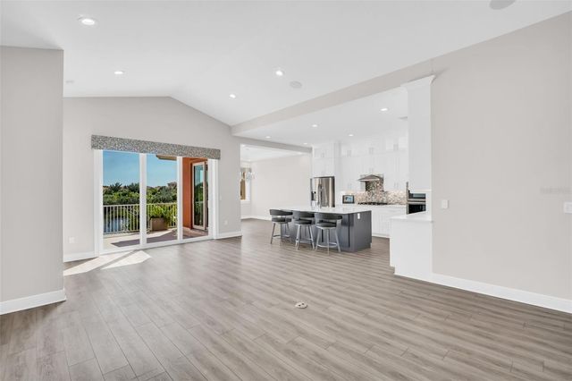 11 FRANKLIN COURT S C, St Petersburg, FL 33711