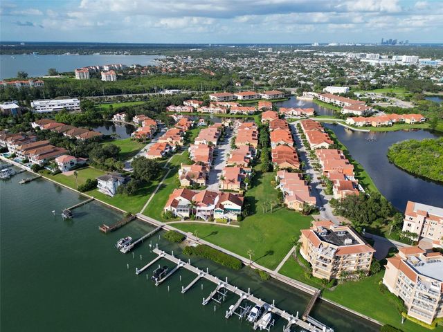 11 FRANKLIN COURT S C, St Petersburg, FL 33711