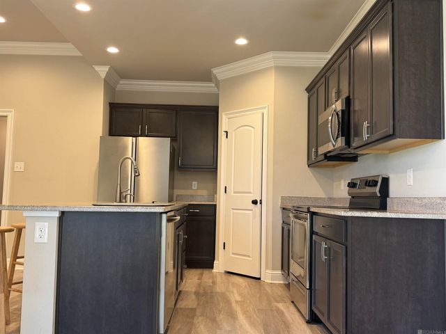 10004 Ole Millstead Ct, Baton Rouge, LA 70816