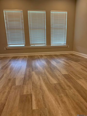 10004 Ole Millstead Ct, Baton Rouge, LA 70816