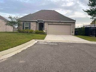 10004 Ole Millstead Ct, Baton Rouge, LA 70816