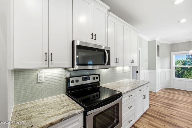 218 NE 76th Street, Oak Island, NC 28465