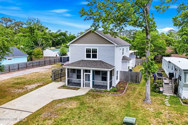 218 NE 76th Street, Oak Island, NC 28465
