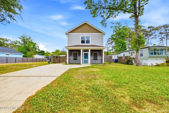 218 NE 76th Street, Oak Island, NC 28465