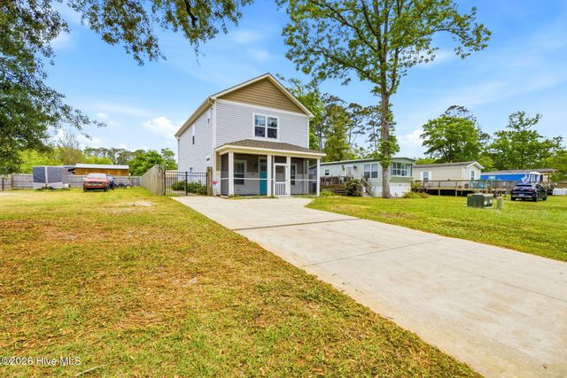 218 NE 76th Street, Oak Island, NC 28465