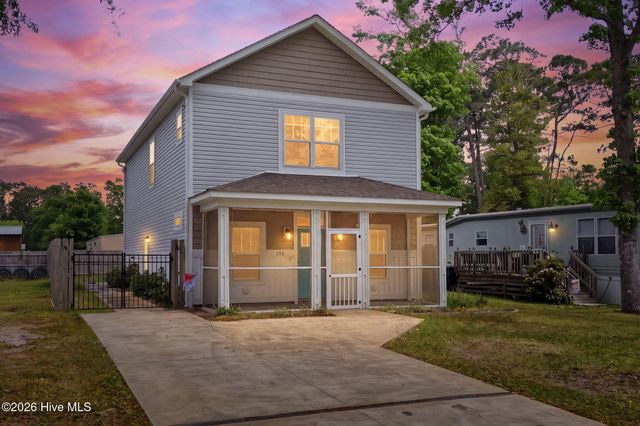 218 NE 76th Street, Oak Island, NC 28465