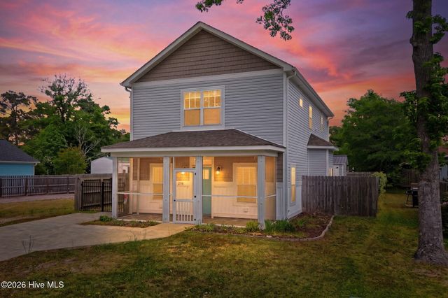 218 NE 76th Street, Oak Island, NC 28465