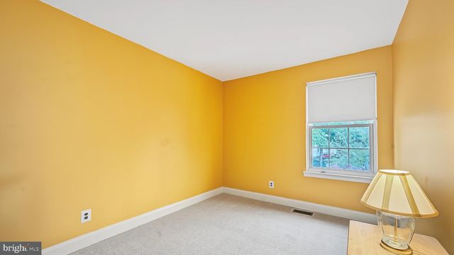 73 WINFIELD RD, Sicklerville, NJ 08081