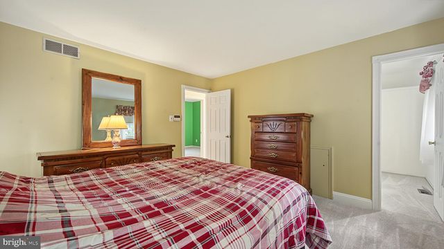 73 WINFIELD RD, Sicklerville, NJ 08081