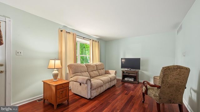 73 WINFIELD RD, Sicklerville, NJ 08081