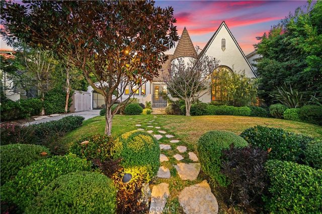 1630 Warnall, Los Angeles, CA 90024