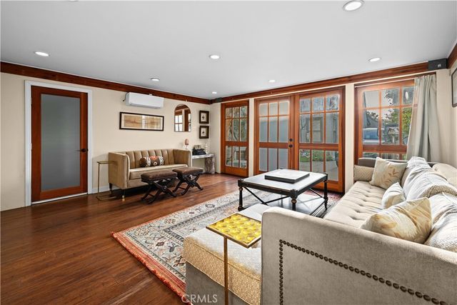 1630 Warnall, Los Angeles, CA 90024