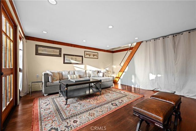 1630 Warnall, Los Angeles, CA 90024