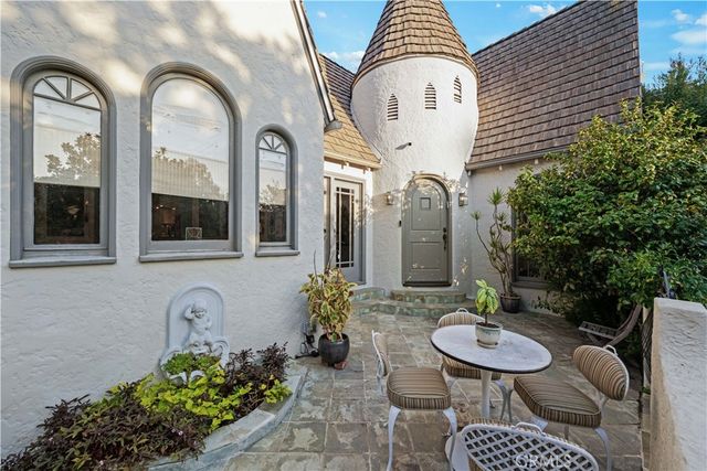 1630 Warnall, Los Angeles, CA 90024