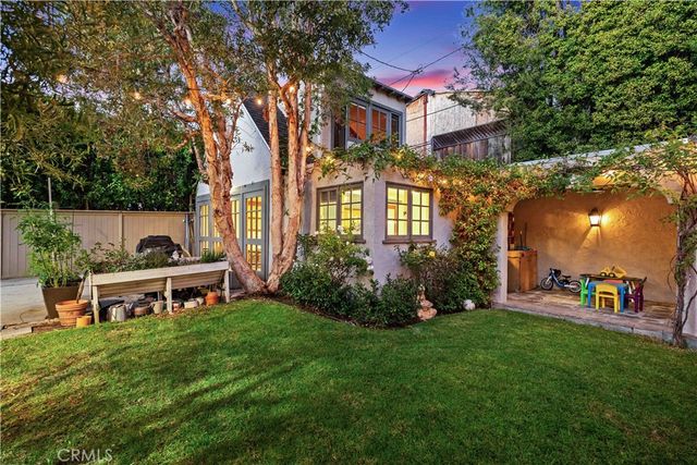 1630 Warnall, Los Angeles, CA 90024