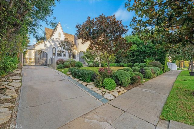 1630 Warnall, Los Angeles, CA 90024