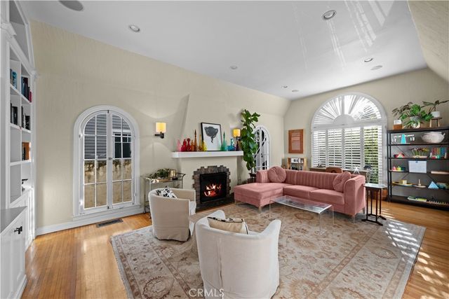 1630 Warnall, Los Angeles, CA 90024