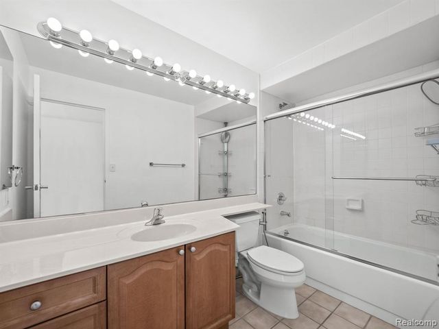 1001 W Jefferson Avenue 300-22I, Detroit, MI 48226