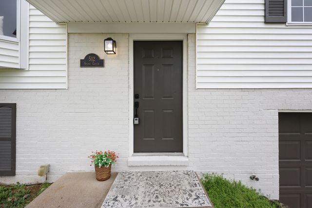 512 Stone Creek Drive, Lexington, KY 40503